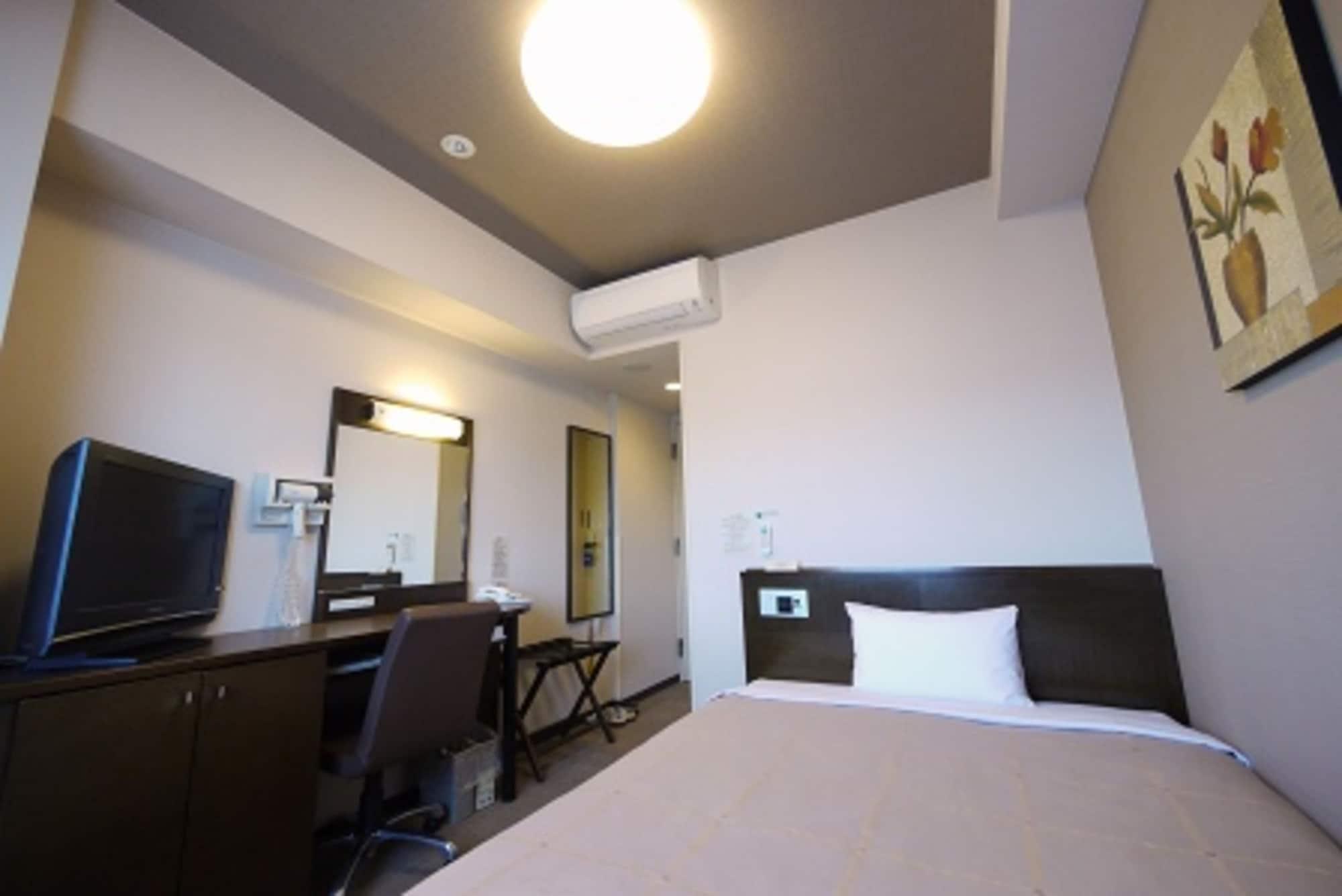Hotel Route-Inn Higashimuroran Ekimae Bagian luar foto