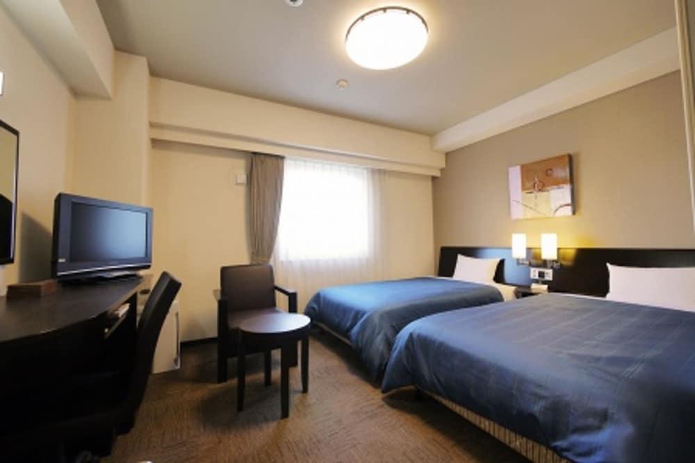 Hotel Route-Inn Higashimuroran Ekimae Bagian luar foto