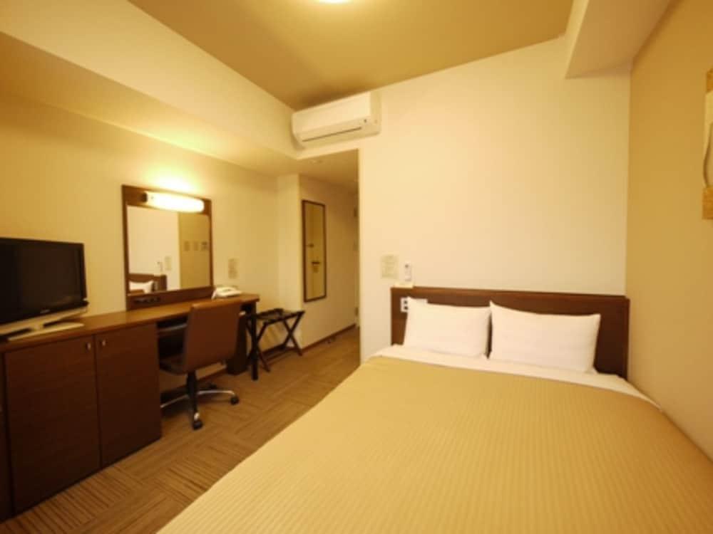Hotel Route-Inn Higashimuroran Ekimae Bagian luar foto