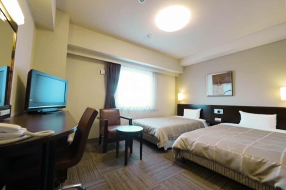 Hotel Route-Inn Higashimuroran Ekimae Bagian luar foto