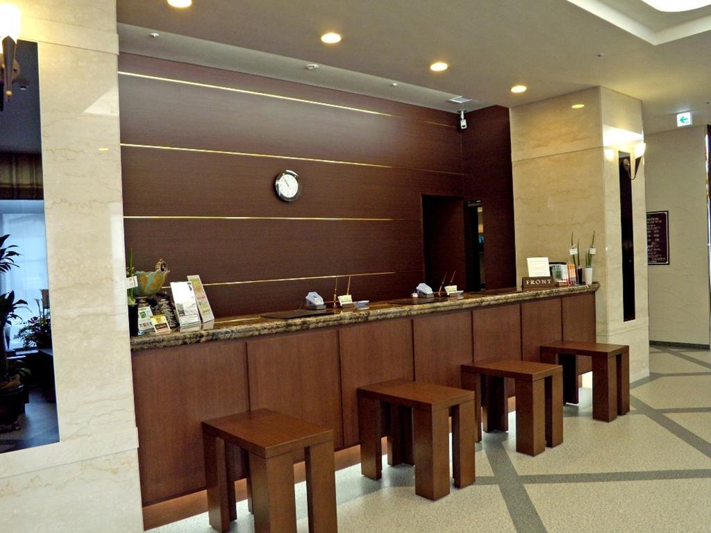 Hotel Route-Inn Higashimuroran Ekimae Bagian luar foto