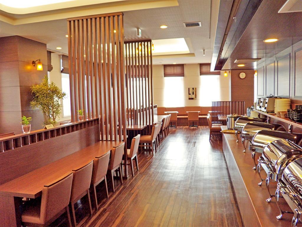 Hotel Route-Inn Higashimuroran Ekimae Bagian luar foto